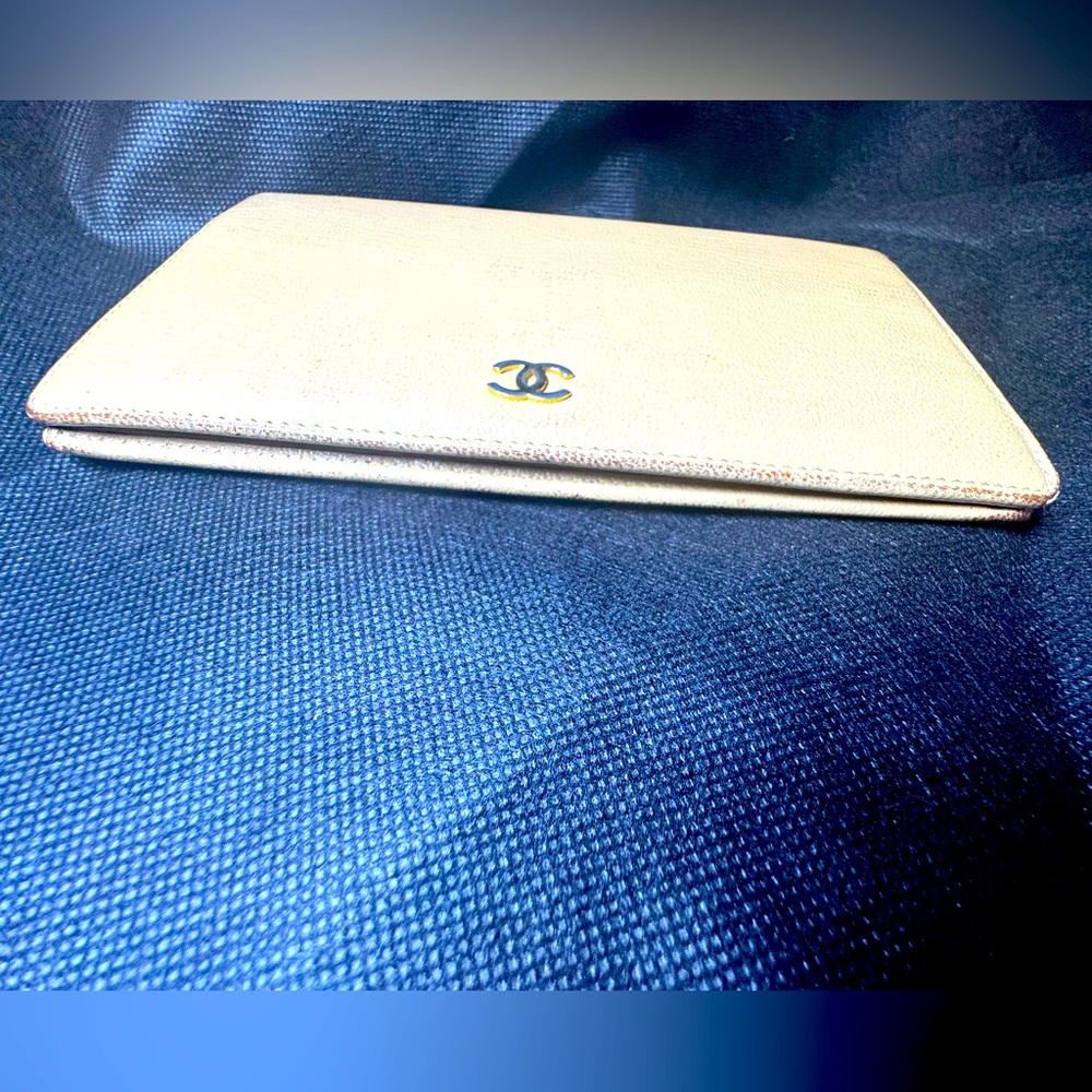 Chanel Long Wallet Beige Caviar Gold Hardware 7-Series Card & Hologram-Vintage! - Picture 7 of 15